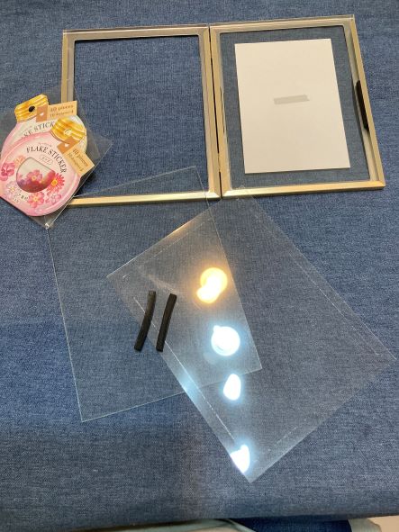 セリア ダイソー お花のシールで簡単 可愛い手形足形アート 笑顔あふれるサロン Ichigonomi セリア ダイソー お花のシールで簡単 可愛い手形足形アート 笑顔あふれるサロン Ichigonomi